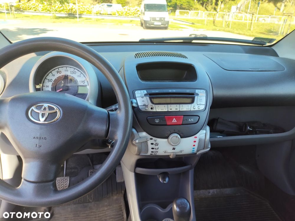 Toyota Aygo Standard - 11