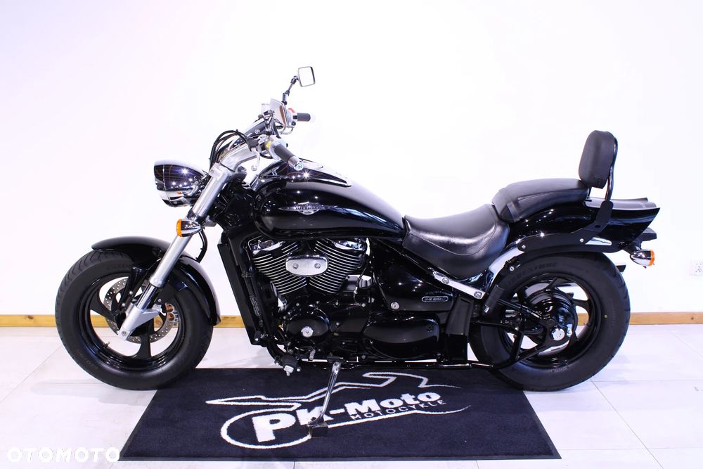 Suzuki Intruder - 3