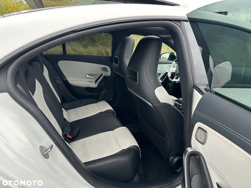 Mercedes-Benz CLA 220 d AMG Line 8G-DCT - 29