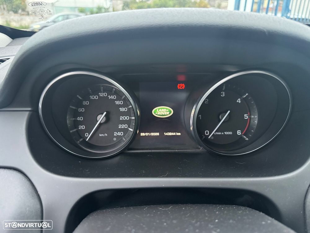 Land Rover Discovery Sport 2.0 eD4 HSE Luxury - 18