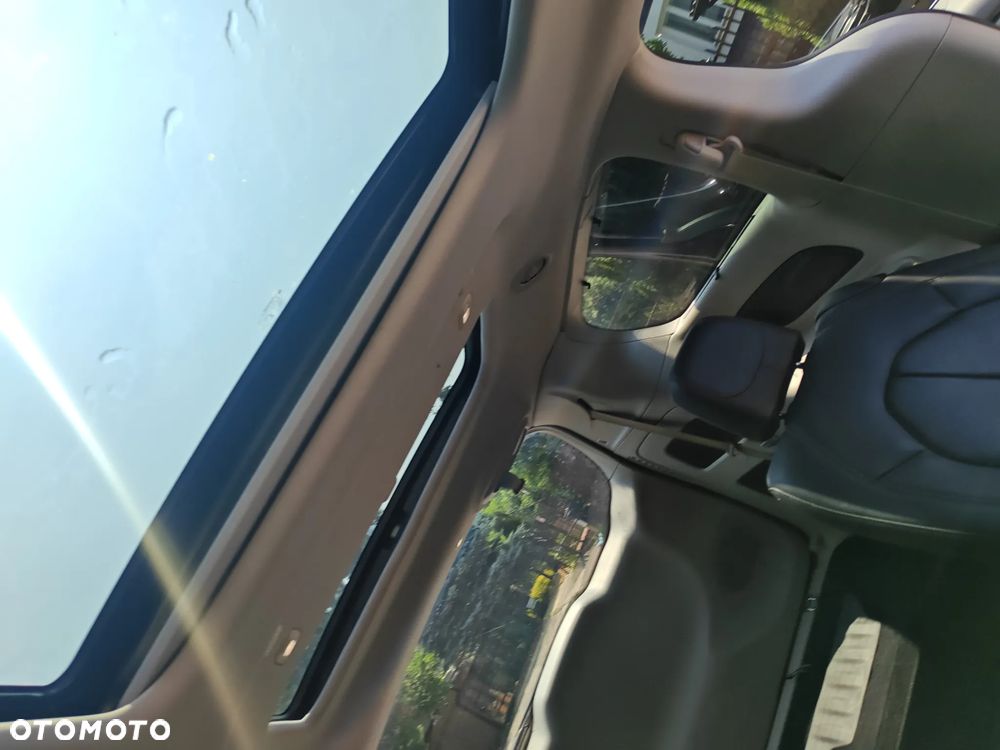 Chrysler Pacifica - 11