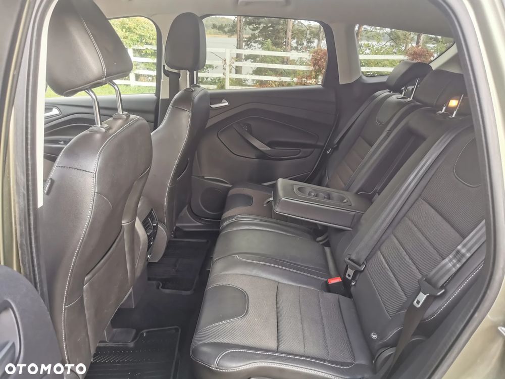 Ford Kuga 1.6 EcoBoost 2x4 Titanium - 11