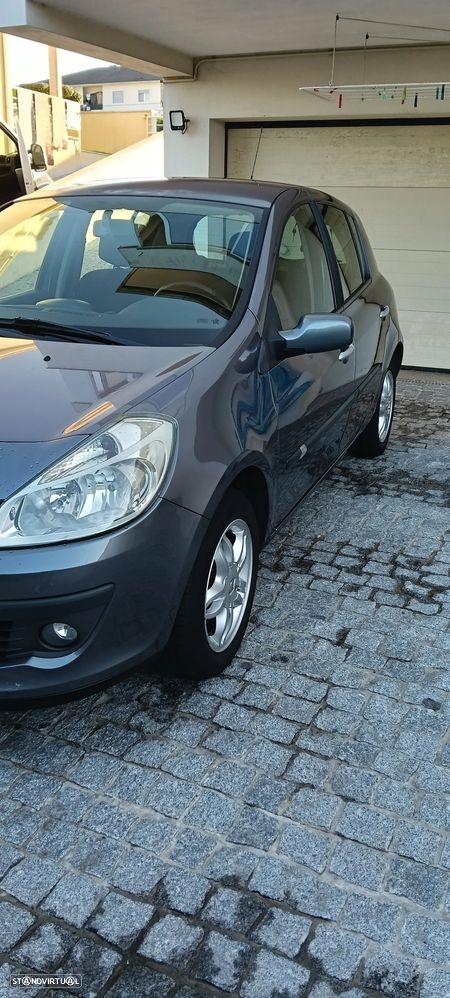Renault Clio 1.2 16V Dynamique - 1
