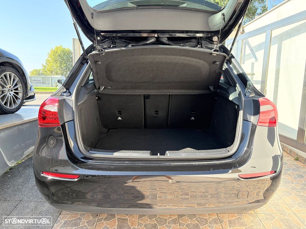 Mercedes-Benz A 180 d Style Plus - 4