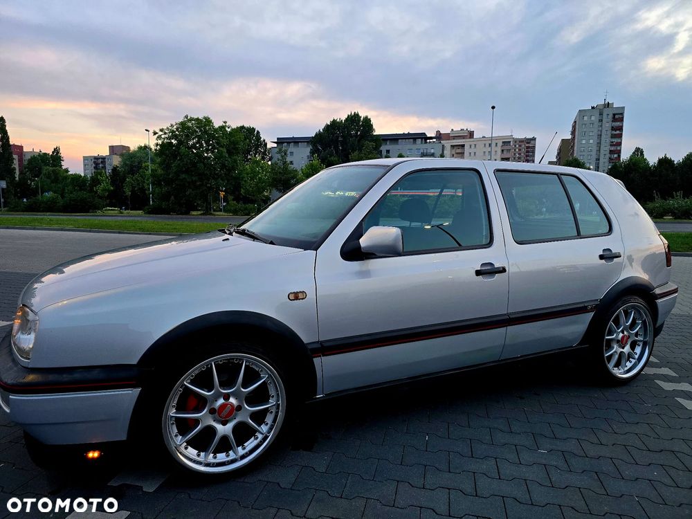 Volkswagen Golf - 18