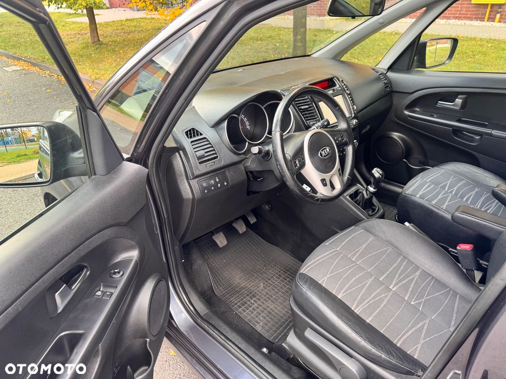 Kia Venga - 14
