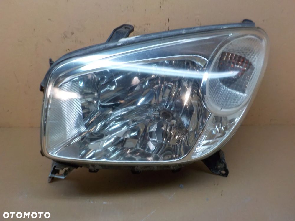 TOYOTA RAV 4 II LIFT LAMPA LEWA PRZÓD UK