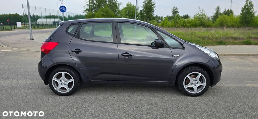 Kia Venga 1.4 L - 6