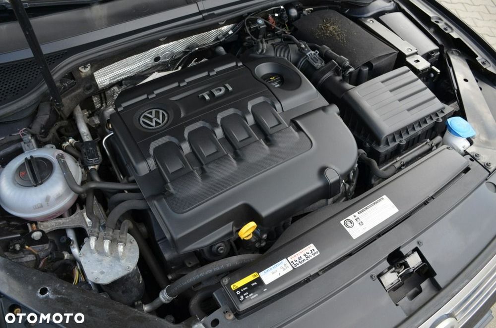 Volkswagen Passat - 18