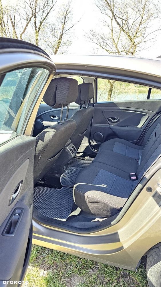 Renault Fluence 1.6 16V Expression - 7