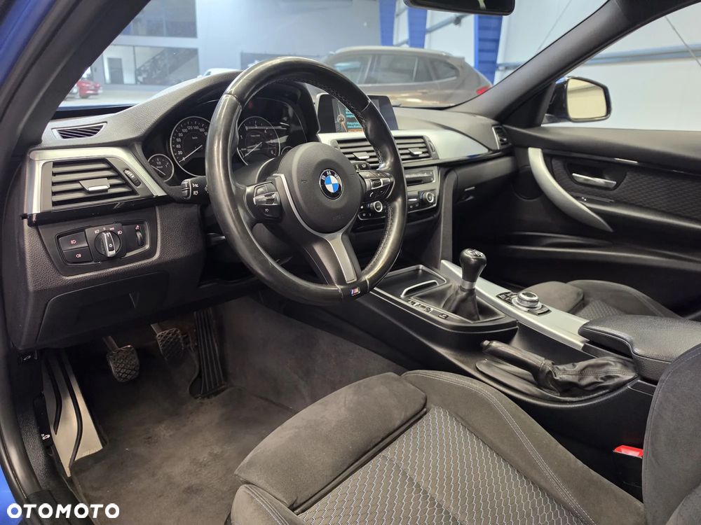 BMW Seria 3 320d Edition M Sport Shadow - 26
