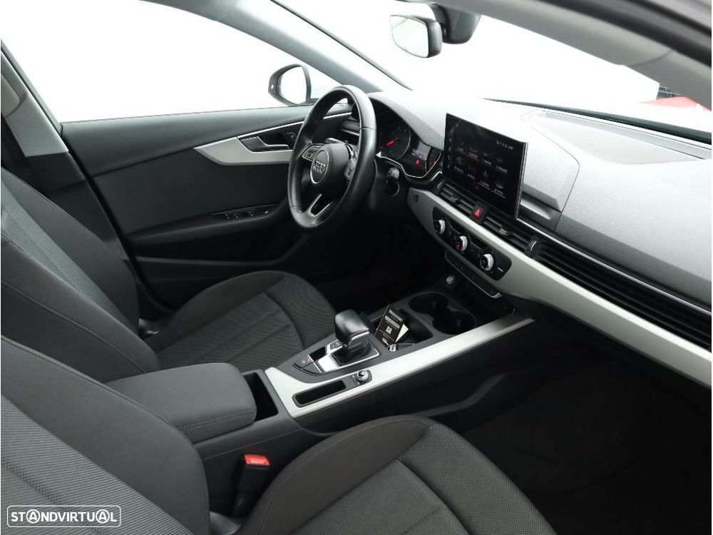 Audi A4 Avant 30 TDI Advanced S tronic - 14