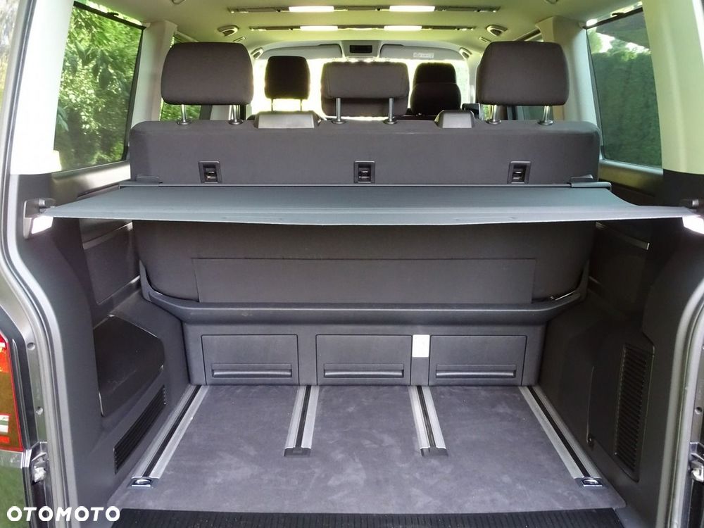 Volkswagen Multivan - 24