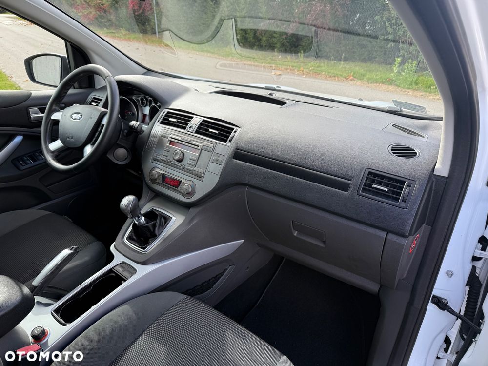 Ford Kuga - 26