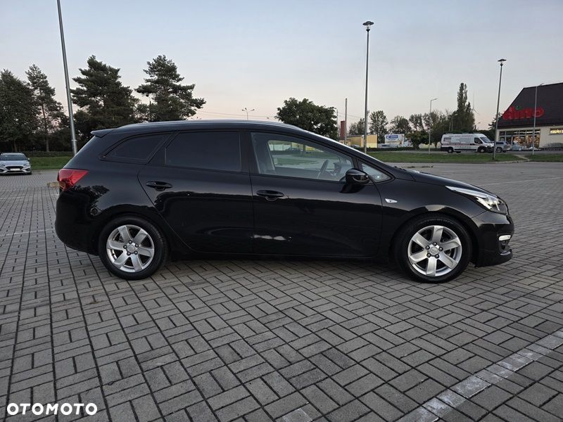 Kia Ceed - 8