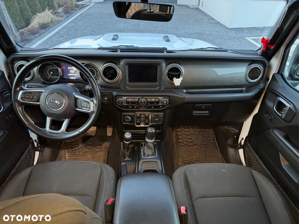 Jeep Wrangler - 10