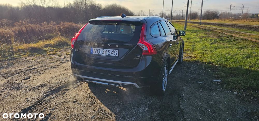 Volvo V60 T5 Drive-E Dynamic Edition (Momentum) - 28
