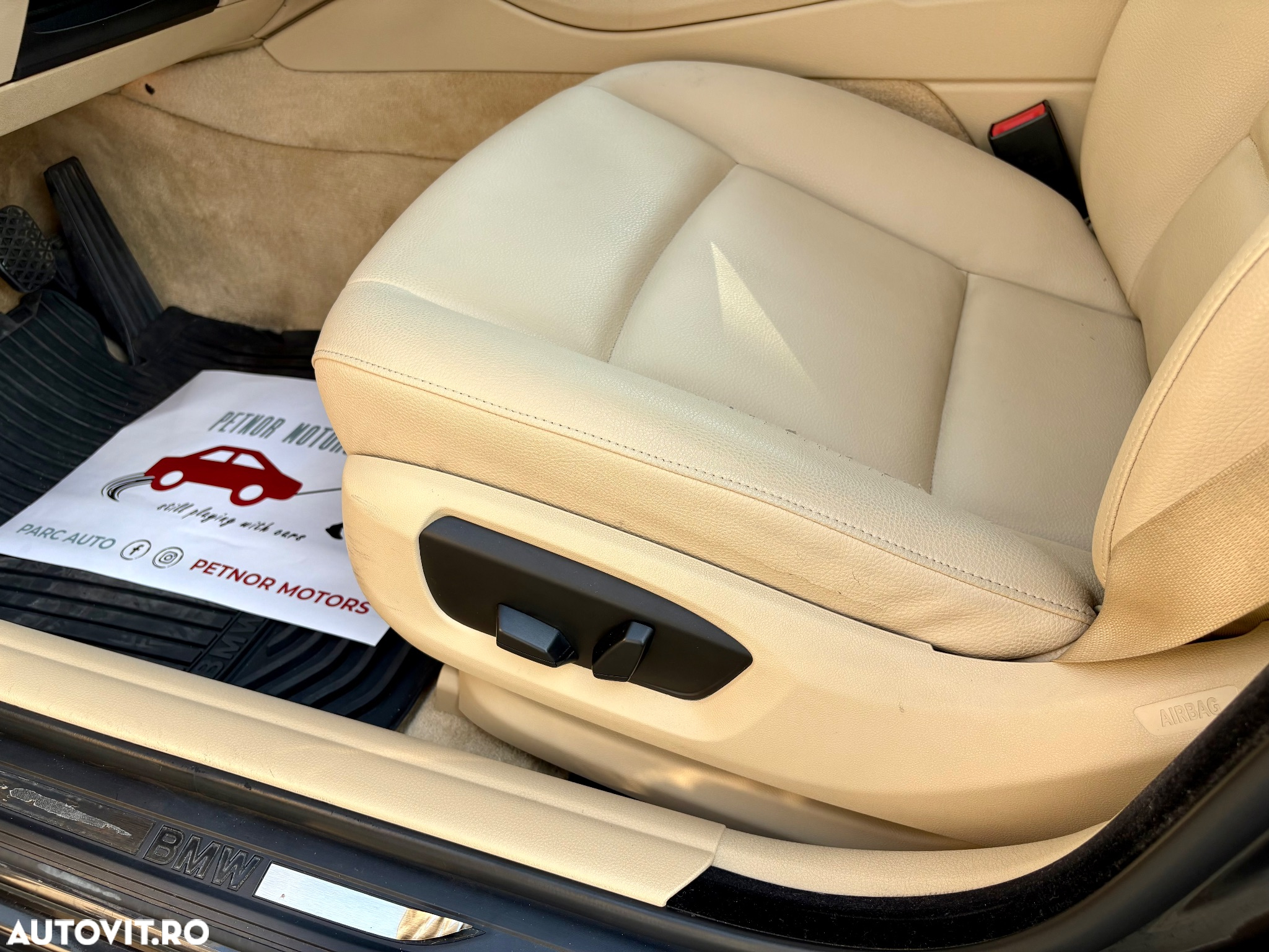 BMW Seria 5 518d - 25