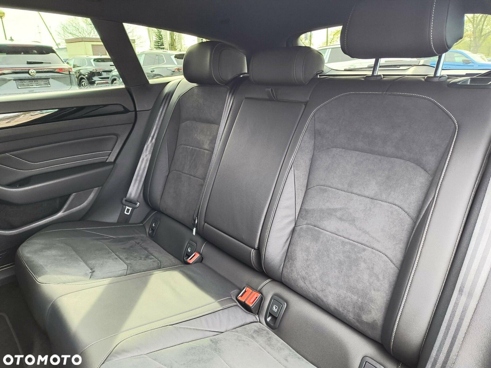 Volkswagen Arteon 2.0 TSI R-Line DSG - 24