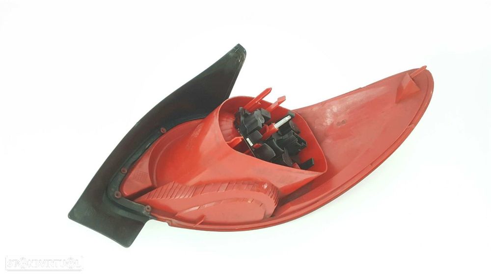 FAROLIM TRASEIRO ESQUERDO PEUGEOT 206+ BáSICO - 2