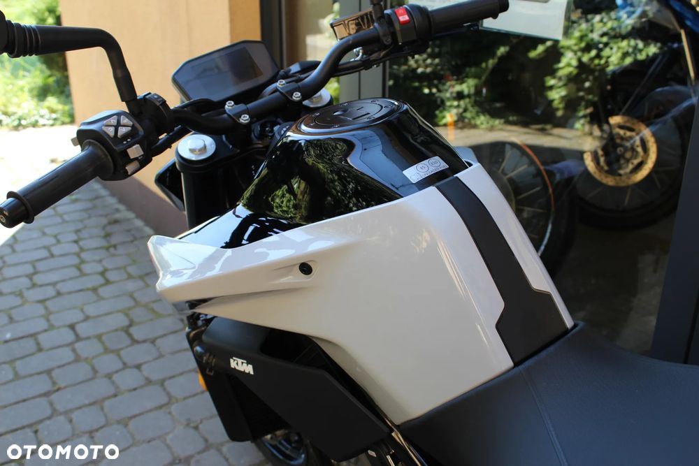 KTM Duke 790 - 8