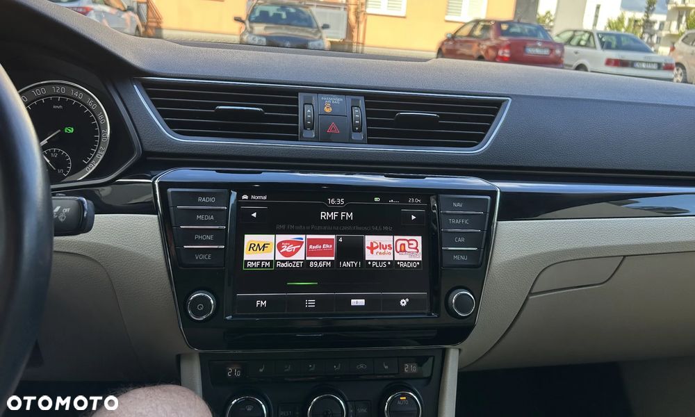 Skoda Superb 2.0 TDI 4x4 L&K DSG - 15