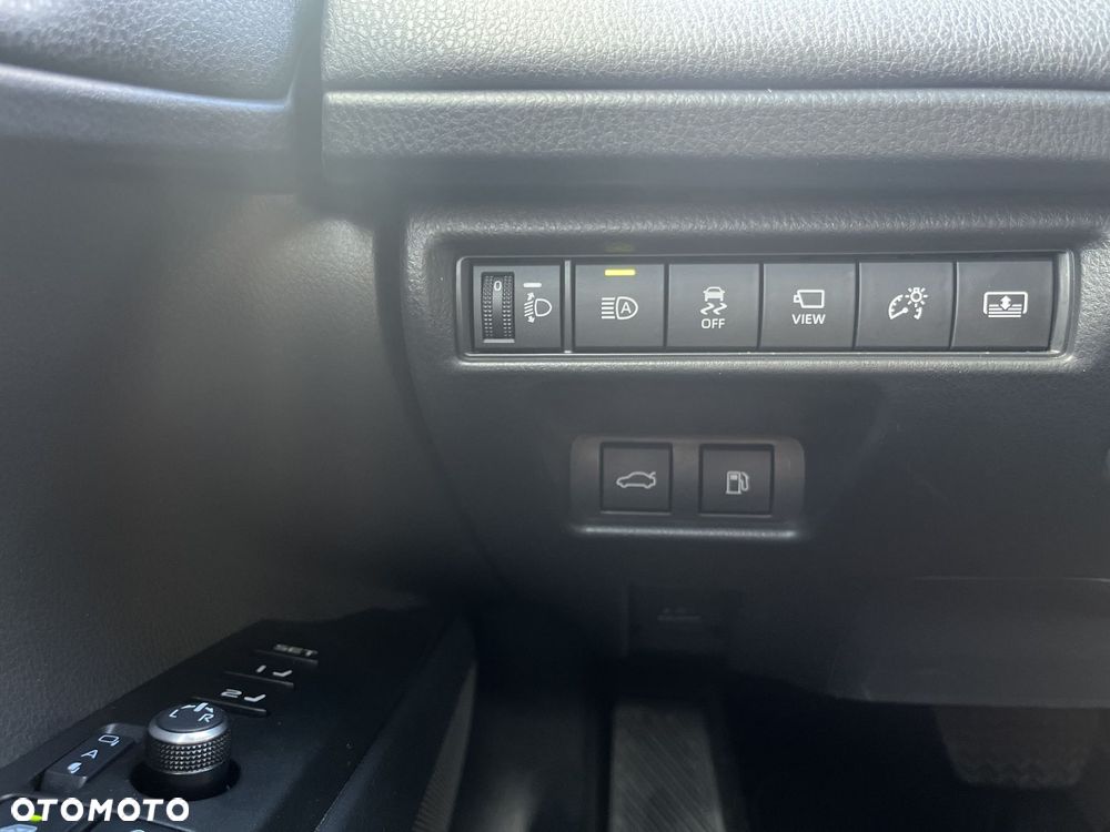Toyota Camry - 13