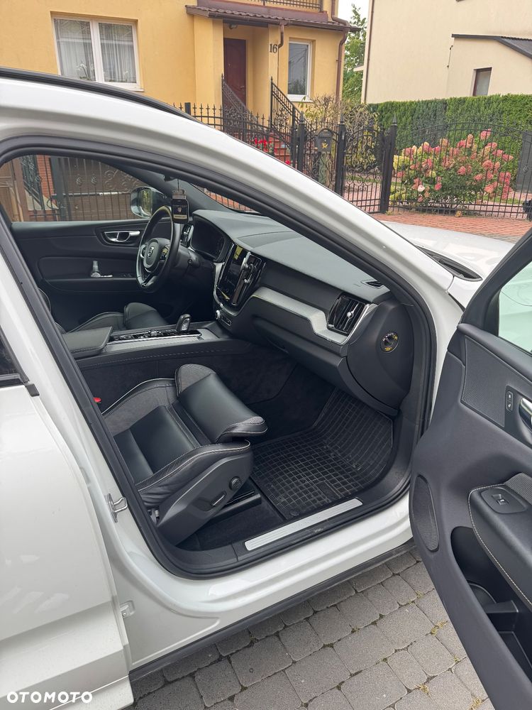 Volvo XC 60 T4 R-Design - 8