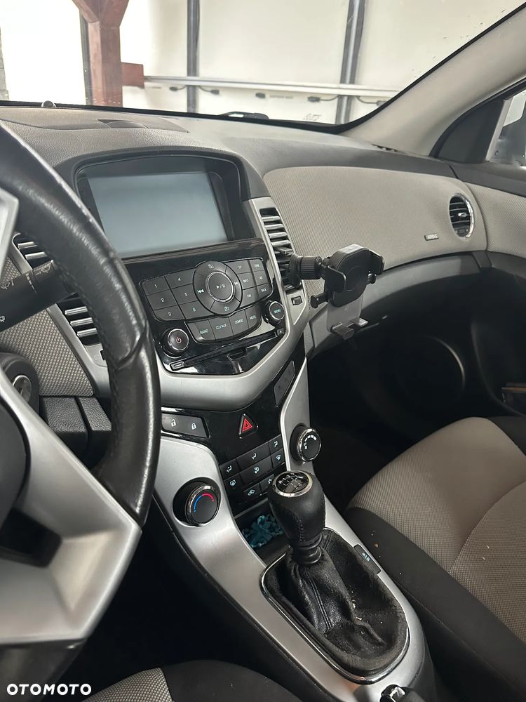 Chevrolet Cruze 1.6 - 8