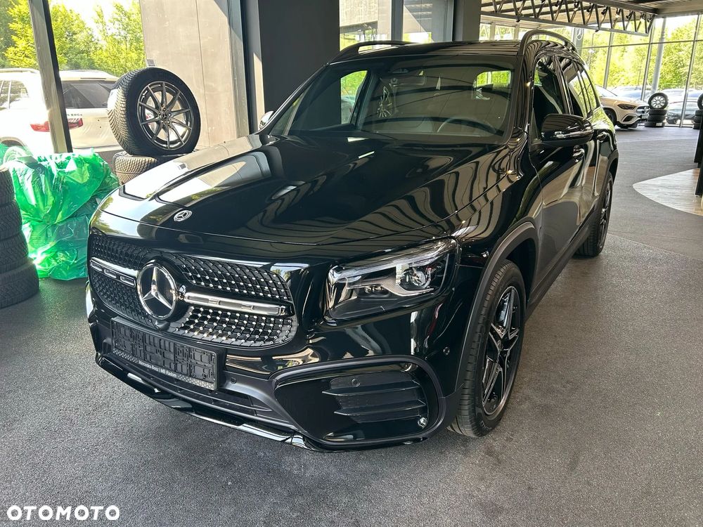 Mercedes-Benz GLB - 1