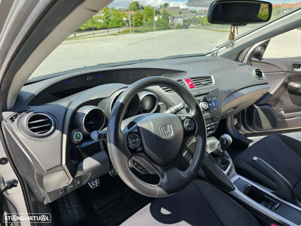 Honda Civic Tourer 1.6 i-DTEC Lifestyle - 21
