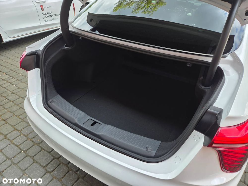 Hongqi H5 2.0T Comfort - 23