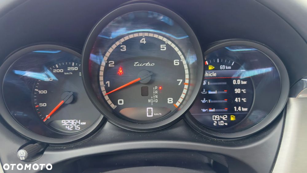 Porsche Macan Turbo - 37
