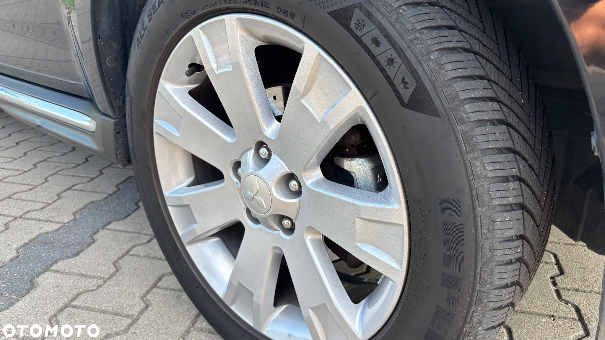 Mitsubishi Outlander 2.0 DID Intense + - 17