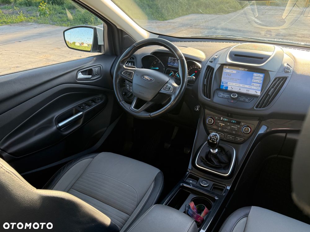 Ford Kuga 2.0 TDCi 2x4 Titanium - 30