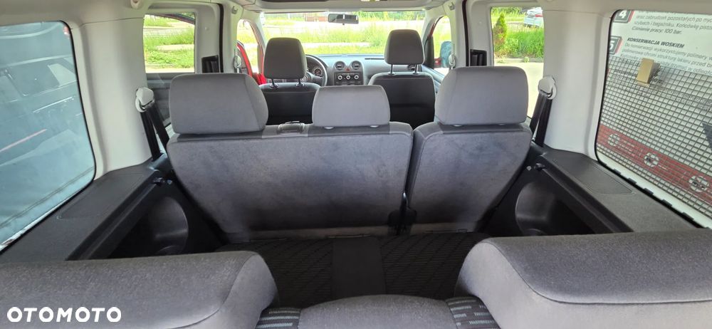 Volkswagen Caddy 1.6 (7-Si.) Edition 30 - 31