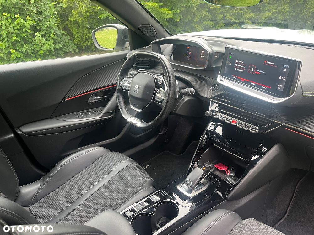 Peugeot 2008 1.5 BlueHDi GT Line S&S EAT8 - 17