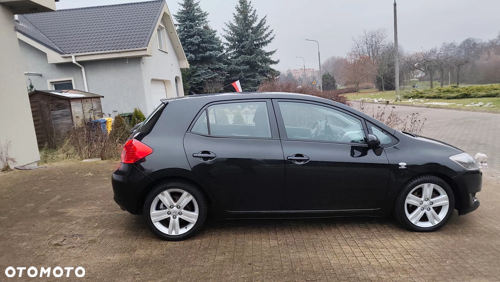 Toyota Auris 2.2 D-4D D-CAT - 25