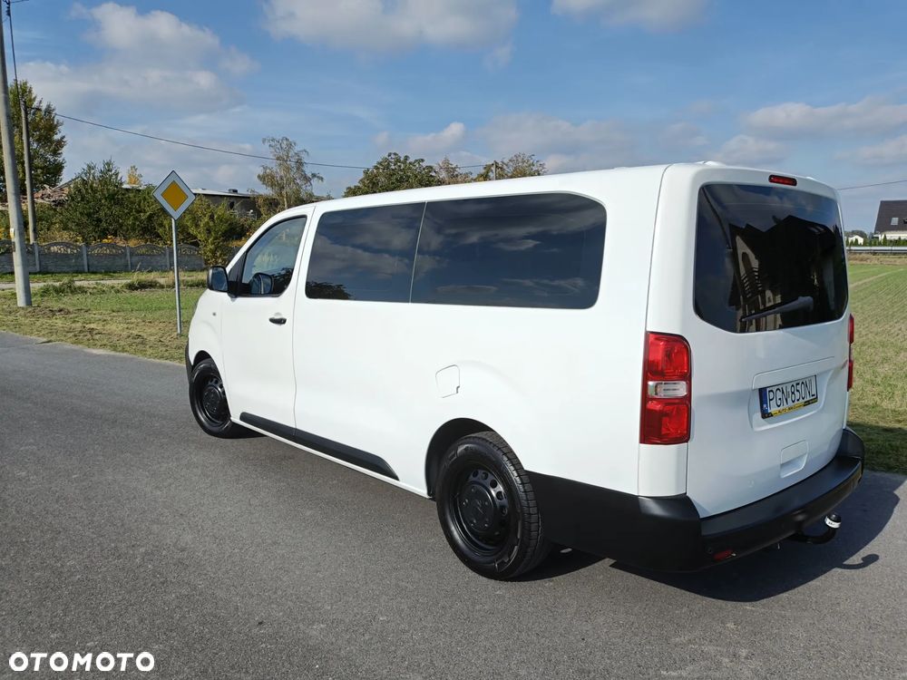 Peugeot Traveller 2018 photo 4