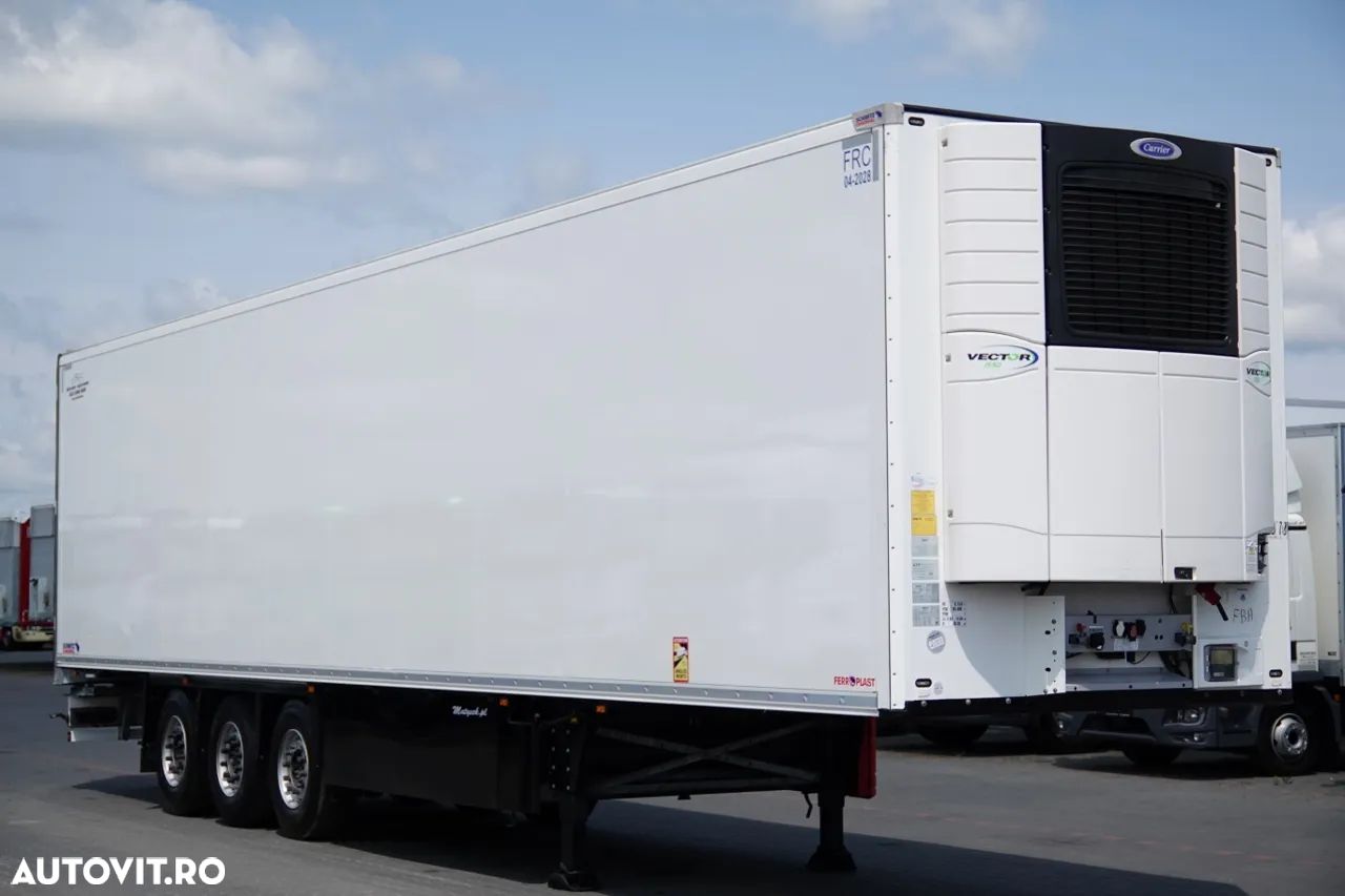 Schmitz Cargobull FRIGIDER / TRANSPORT VECTOR 1550 UNITĂȚI / DOPPELSTOCK / AXĂ RIDICATĂ / COȘ PENTRU PALEȚI / 2022 - 1