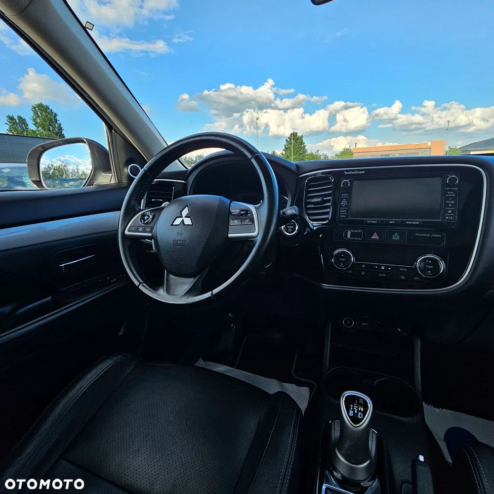 Mitsubishi Outlander - 28