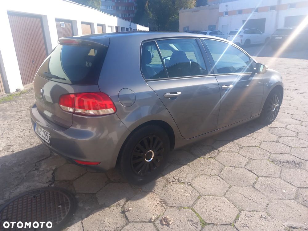 Volkswagen Golf - 6