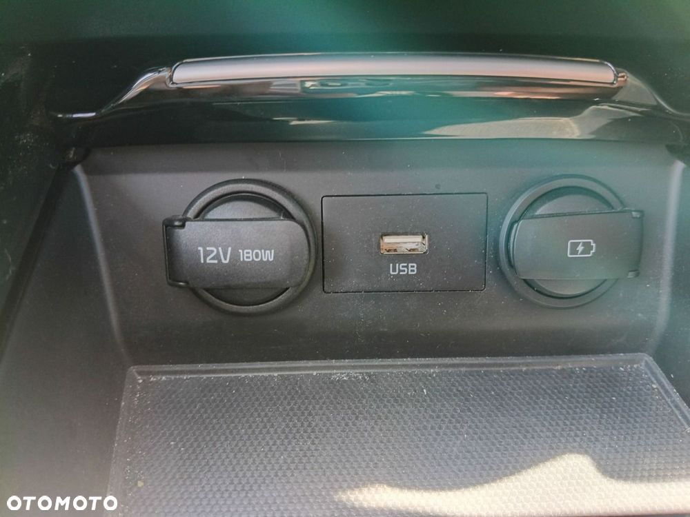 Kia XCeed - 32