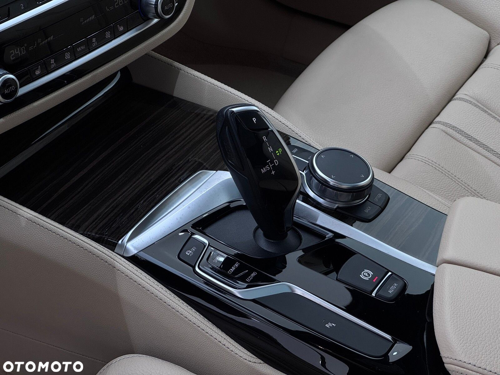 BMW Seria 5 530i xDrive M Sport sport - 9