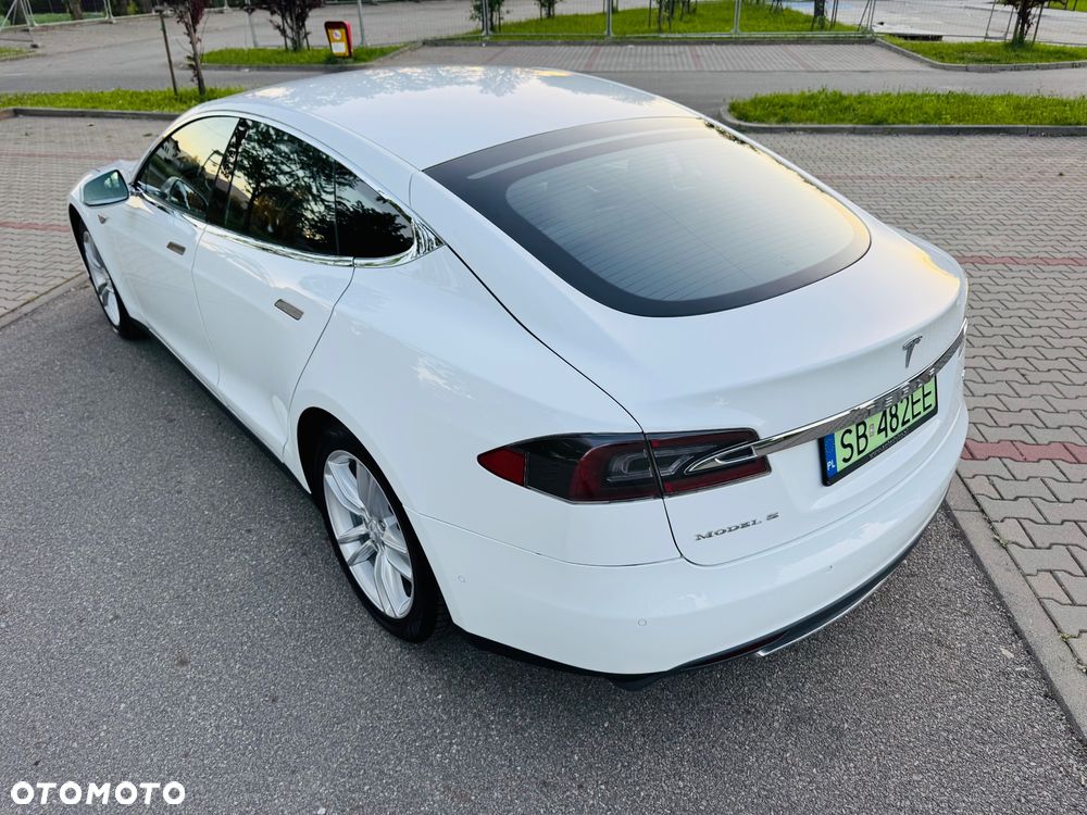 Tesla Model S - 13