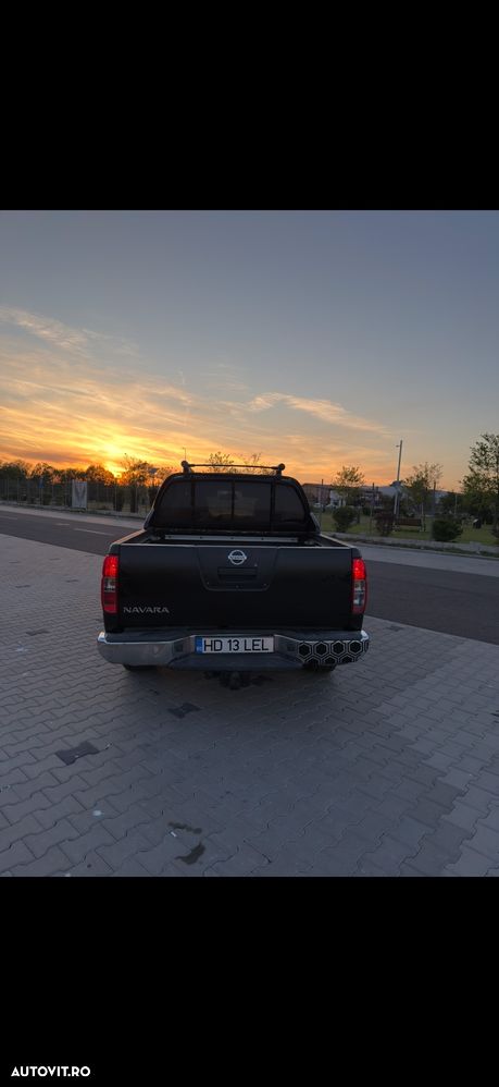 Nissan Navara 2.5 dCi DPF 4X4 Double Cab LE Aut. - 6