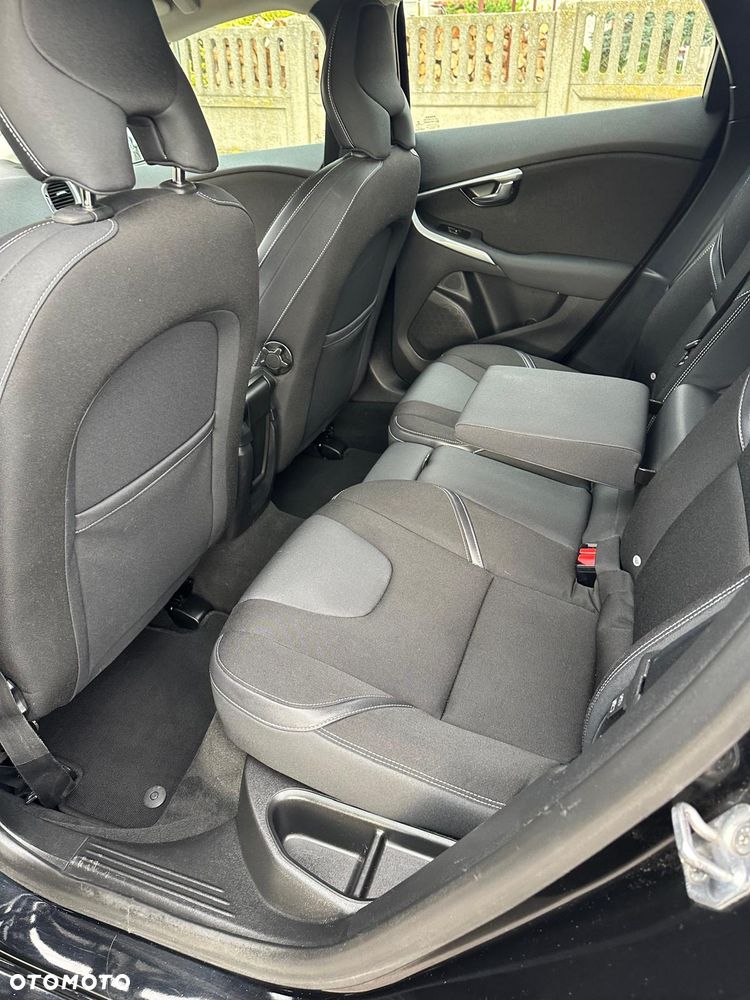 Volvo V40 D2 You - 16