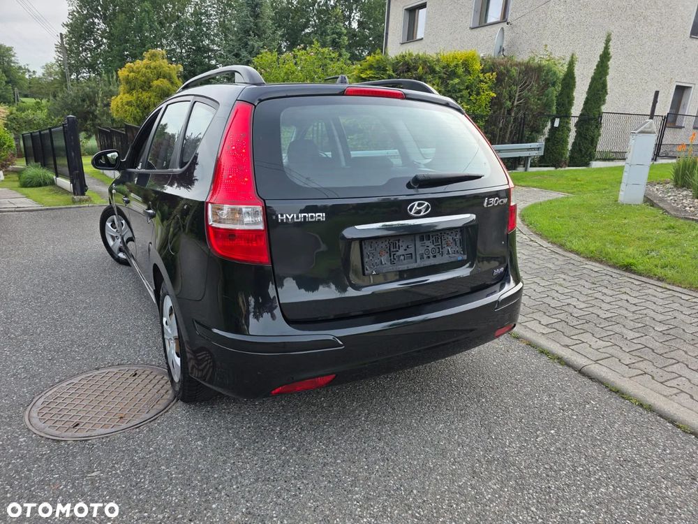 Hyundai i30 1.4 Base + World Cup - 29