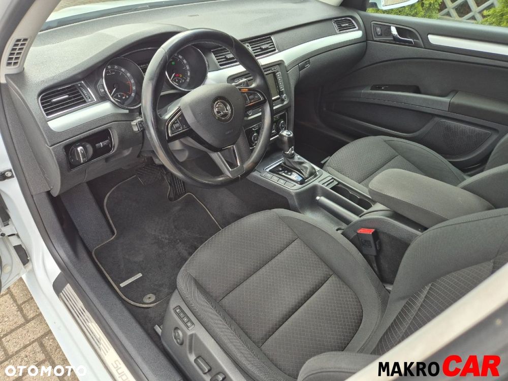 Skoda Superb 2.0 TDI DSG Ambition - 5