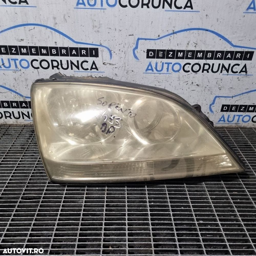 Far Dreapta Kia Sorento 2002 - 2009 SUV 4 Usi (453) Fara xenon NU ARE COD - 1